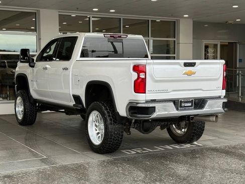 Used 2022 Chevrolet Silverado 2500 LTZ w/ LTZ Premium Package image 9