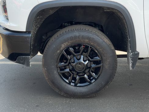 Used 2021 Chevrolet Silverado 2500 Custom w/ Custom Value Package AWD/4WD image 32