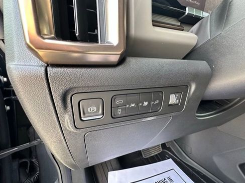 New 2025 GMC Hummer EV 2X image 18