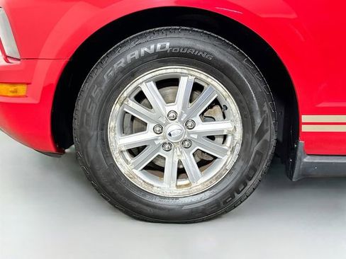 Used 2009 Ford Mustang Convertible image 28