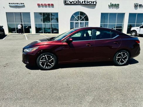 Used 2024 Nissan Sentra SV FWD image 3