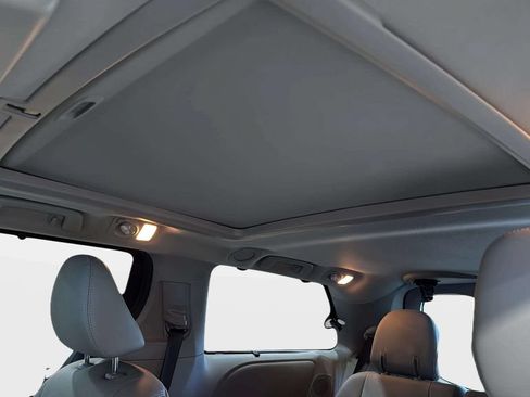 Used 2020 Toyota Sienna Limited Premium AWD/4WD image 22
