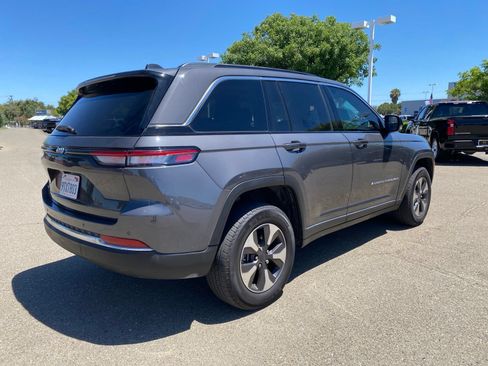 Used 2024 Jeep Grand Cherokee Limited 4xe w/ Trailer Tow Package AWD/4WD image 4