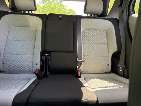 Used 2024 Chevrolet Equinox LS w/ LS Convenience Package FWD image 23