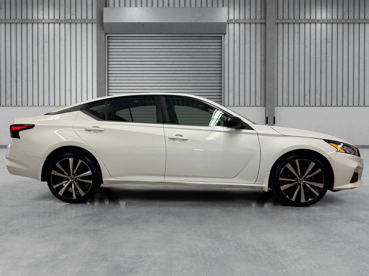 Used 2021 Nissan Altima 2.5 SR w/ SR Premium Package AWD/4WD image 32