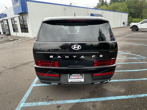 Used 2025 Hyundai Santa Fe SE AWD/4WD image 4