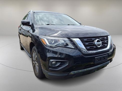 Used 2020 Nissan Pathfinder SL AWD/4WD image 2