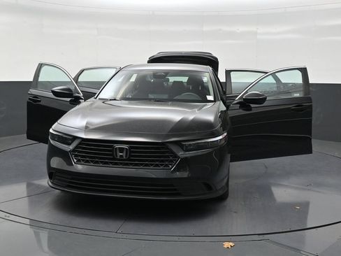 Used 2023 Honda Accord LX image 32