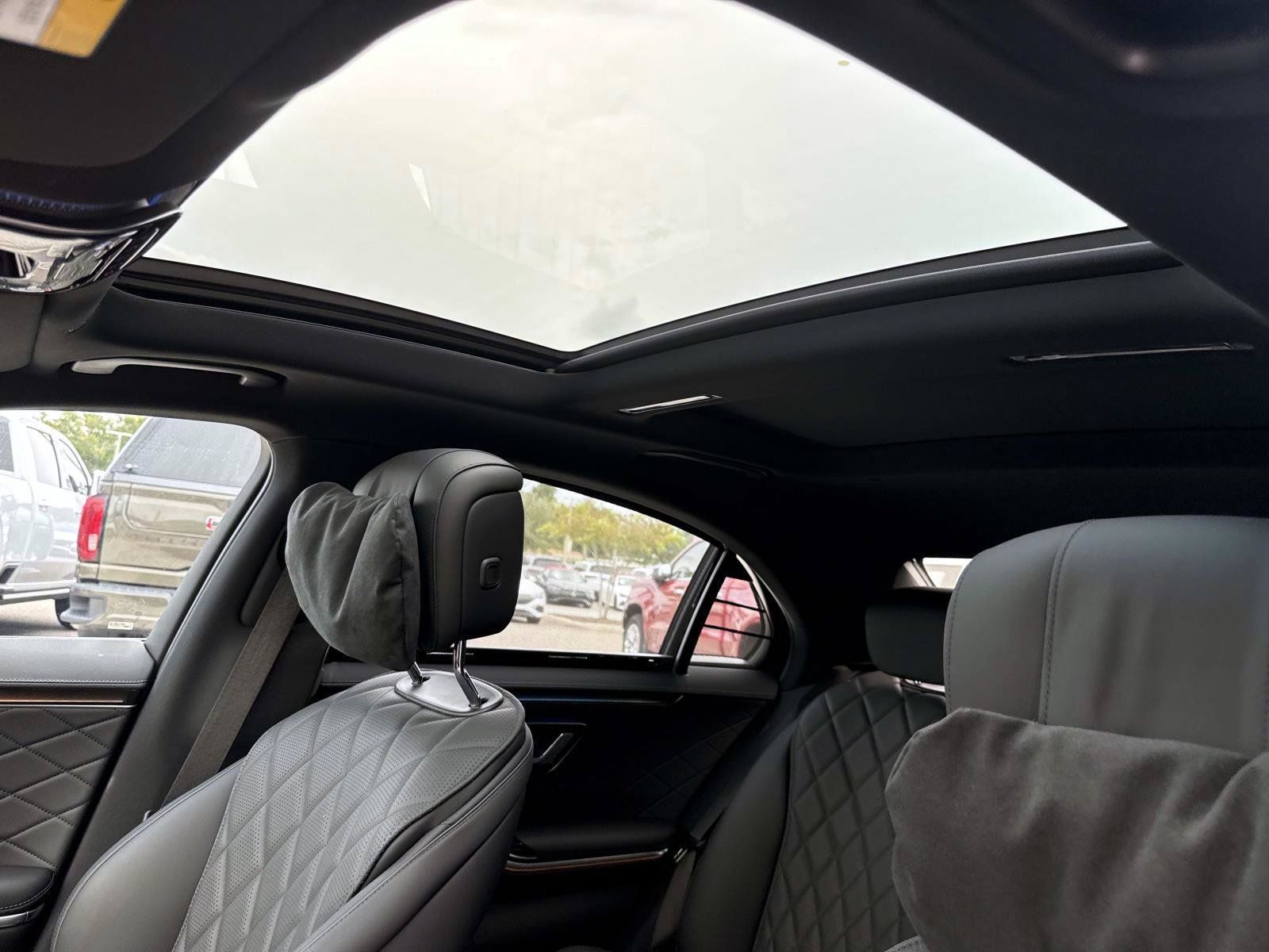 Certified 2025 Mercedes-Benz S 580e 4MATIC Sedan w/ AMG Line Package image 22
