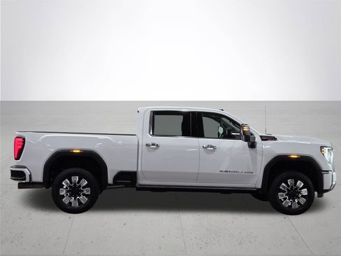 Used 2025 GMC Sierra 3500 Denali w/ Denali Reserve Package image 14