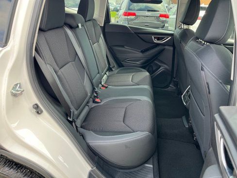 Used 2023 Subaru Forester Premium AWD/4WD image 17