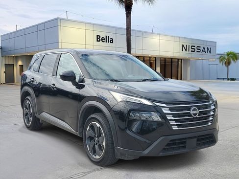 Certified 2025 Nissan Rogue SV FWD image 9