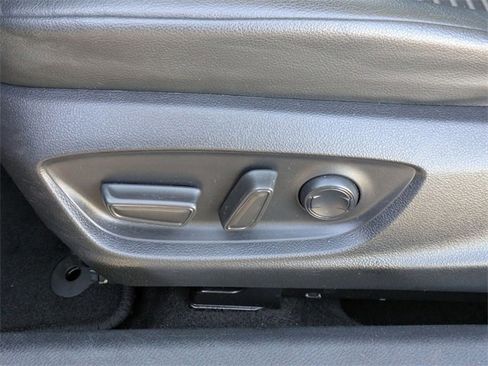 Used 2022 Toyota Camry SE image 19