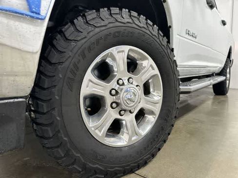 Used 2024 RAM 2500 Big Horn AWD/4WD image 28