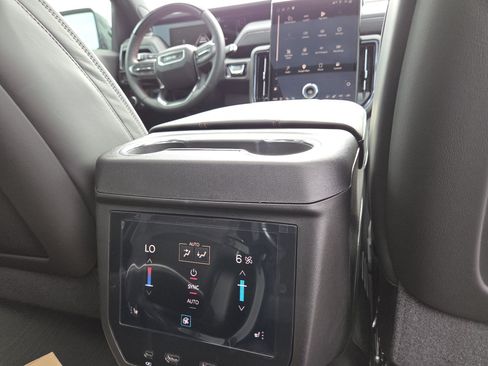 New 2026 GMC Yukon AT4 Ultimate w/ LPO, Floor Liner Package AWD/4WD image 29
