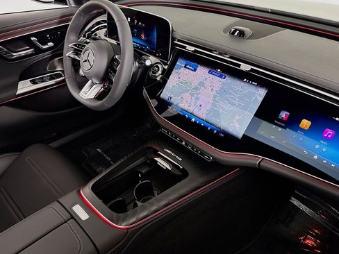 New 2026 Mercedes-Benz E 53 AMG e 4MATIC Sedan image 15