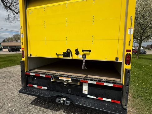 Used 2023 Ford E-350 and Econoline 350 Super Duty w/ Driver's Safety Package RWD image 5