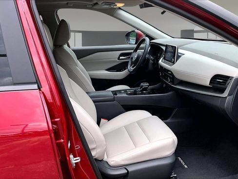 Used 2023 Nissan Rogue SV w/ SV Premium B Package FWD image 29
