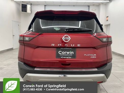 Used 2021 Nissan Rogue Platinum image 4