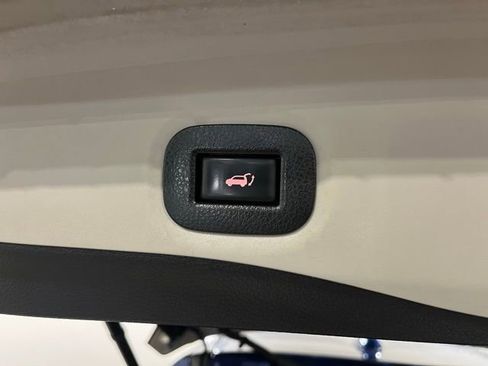 Used 2018 Nissan Rogue SL image 35