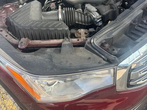 Used 2018 GMC Acadia SLT AWD/4WD image 15