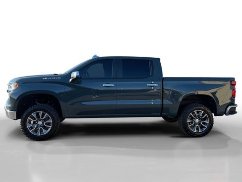 Used 2025 Chevrolet Silverado 1500 LT image 2