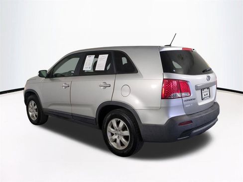 Used 2013 Kia Sorento LX image 7