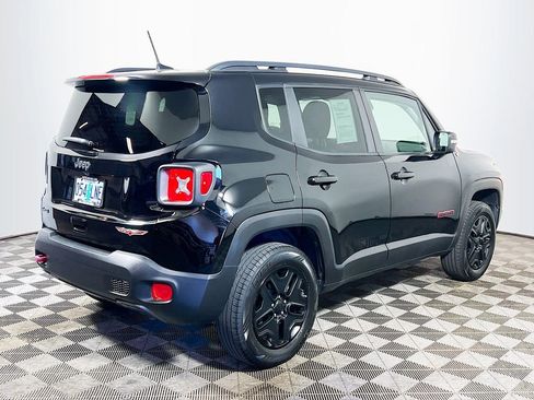 Used 2018 Jeep Renegade Trailhawk w/ UConnect 8.4 Nav Group AWD/4WD image 8