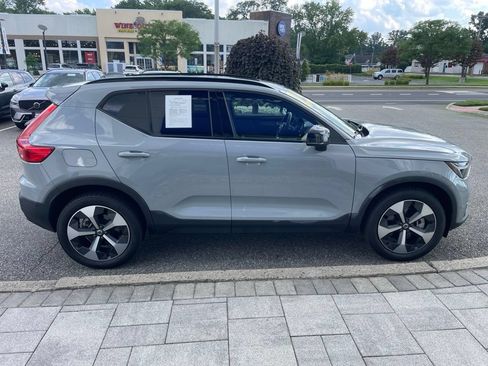Used 2025 Volvo XC40 B5 Plus AWD/4WD image 6