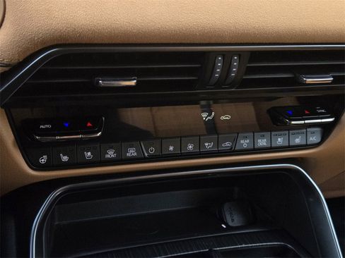 Certified 2025 MAZDA CX-70 3.3 Turbo S w/ Premium Plus image 23