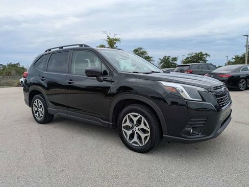 Used 2024 Subaru Forester Premium AWD/4WD image 2