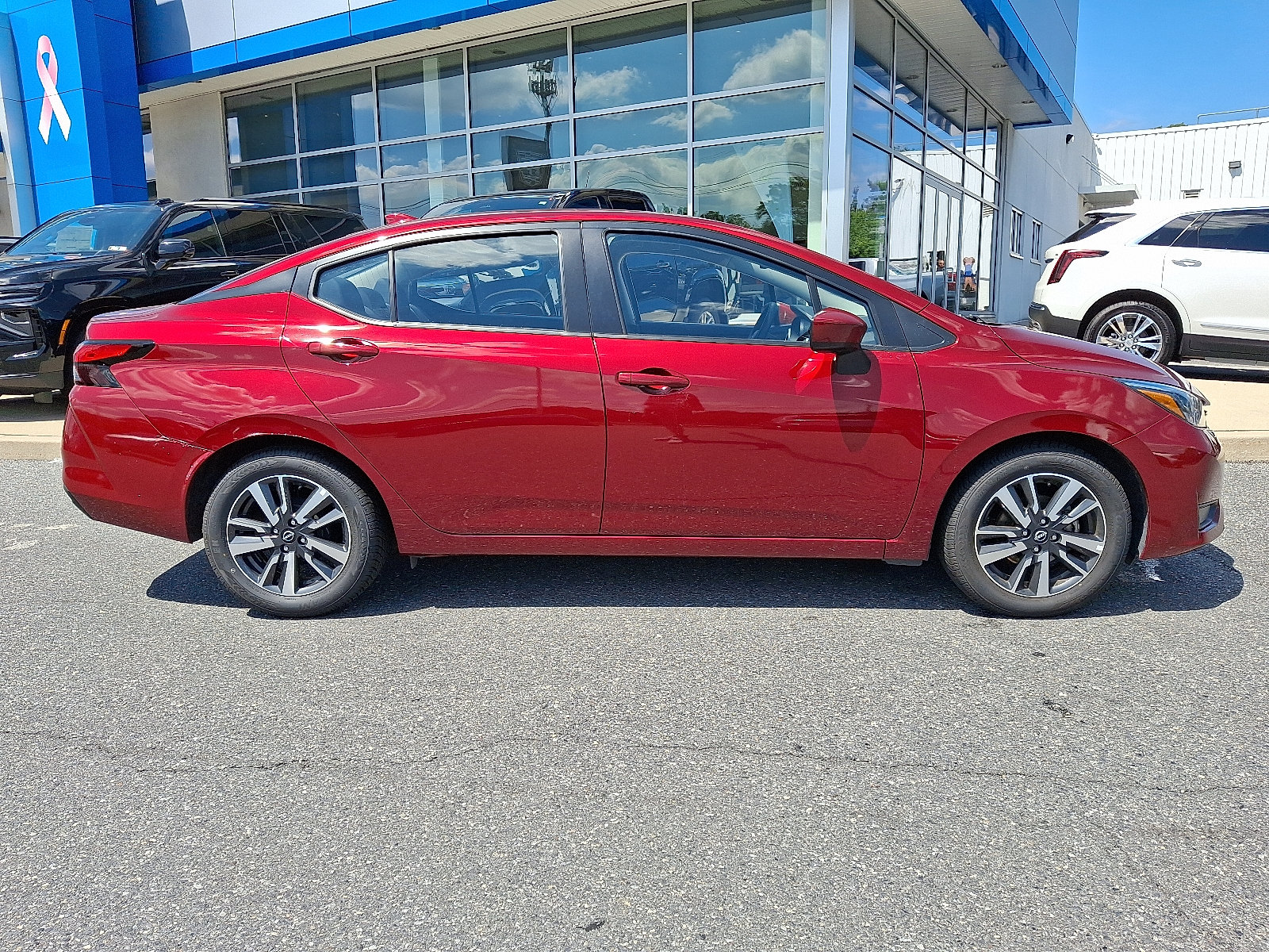 Used 2025 Nissan Versa SV FWD image 8