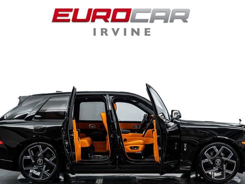 Used 2022 Rolls-Royce Cullinan Black Badge AWD/4WD image 8