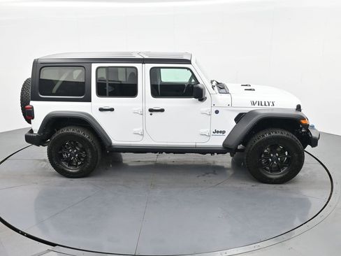 Used 2024 Jeep Wrangler Unlimited AWD/4WD image 21