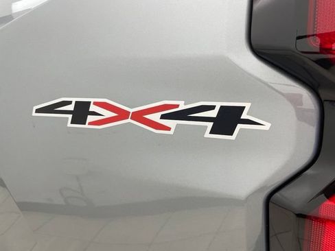 Used 2023 Chevrolet Colorado LT w/ LT Convenience Package II AWD/4WD image 21