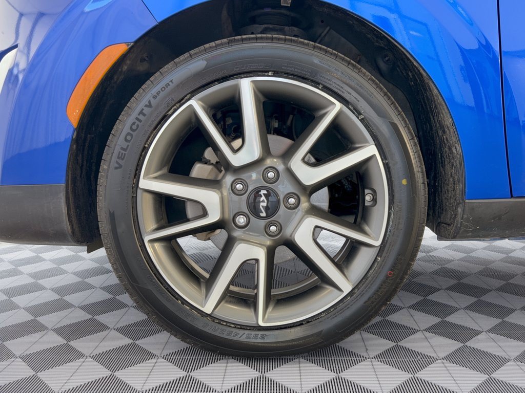 Used 2024 Kia Soul EX w/ Option Group 015 FWD image 13