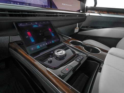 Used 2026 Cadillac Escalade Platinum Sport w/ LPO, ONYX Package image 26