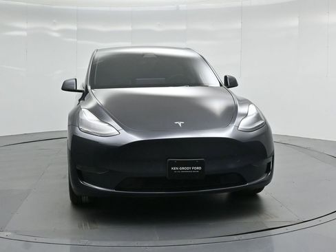 Used 2024 Tesla Model Y Long Range image 19