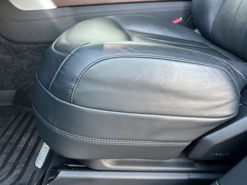 Used 2023 Land Rover Range Rover Long Wheelbase Autobiography image 12