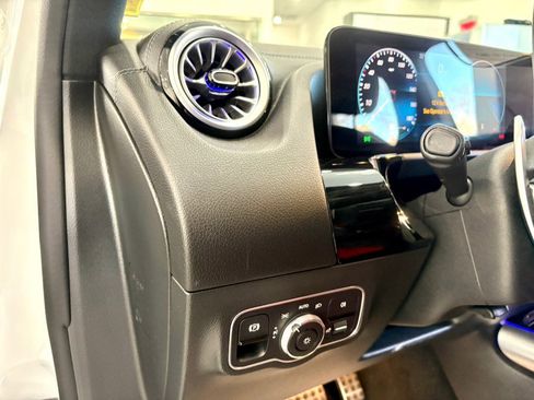 Used 2022 Mercedes-Benz GLA 35 AMG 4MATIC image 11