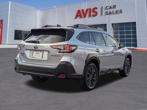Used 2025 Subaru Outback Onyx Edition AWD/4WD image 6