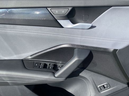 New 2026 Volkswagen Tiguan SE R-Line image 17