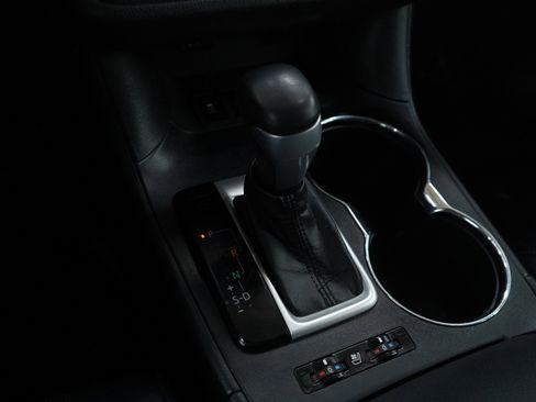 Used 2014 Toyota Highlander Limited image 27