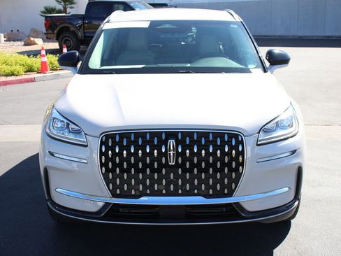 Certified 2023 Lincoln Corsair Reserve w/ Rear Removable Package Tray FWD image 9