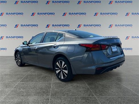 Used 2021 Nissan Altima 2.5 SV image 3
