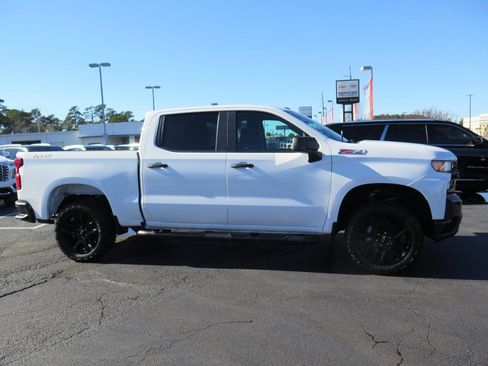 Used 2024 Chevrolet Colorado Trail Boss w/ Technology Package image 2