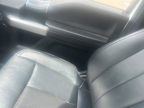 Used 2019 Ford F150 Lariat w/ Equipment Group 502A Luxury AWD/4WD image 10
