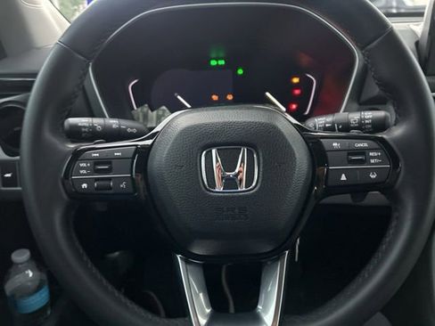 Used 2025 Honda Pilot EX-L image 8