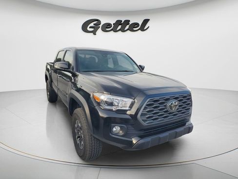 Used 2023 Toyota Tacoma TRD Off-Road w/ Technology Package AWD/4WD image 3
