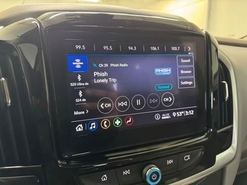 Used 2020 Chevrolet Traverse LT image 19